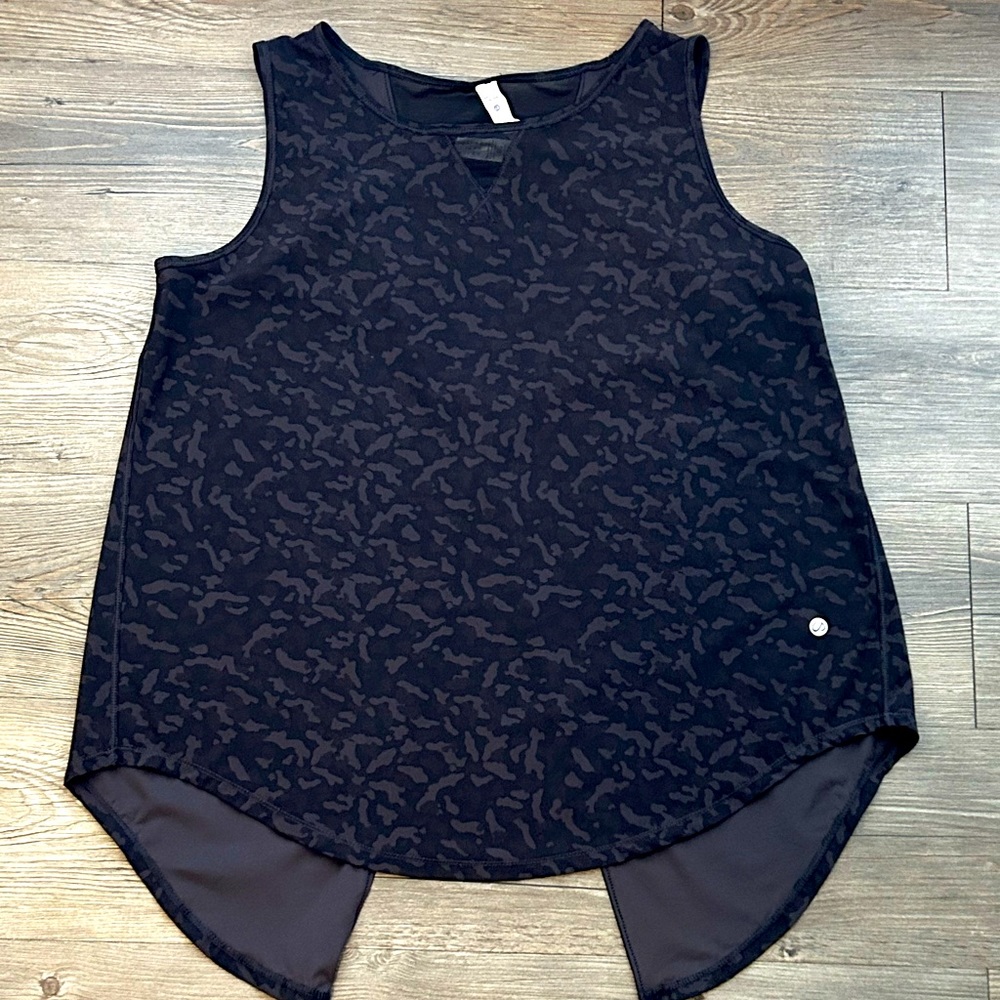 Size small CRZ Yoga top